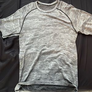 Great quality medium lulu lemon t-shirt